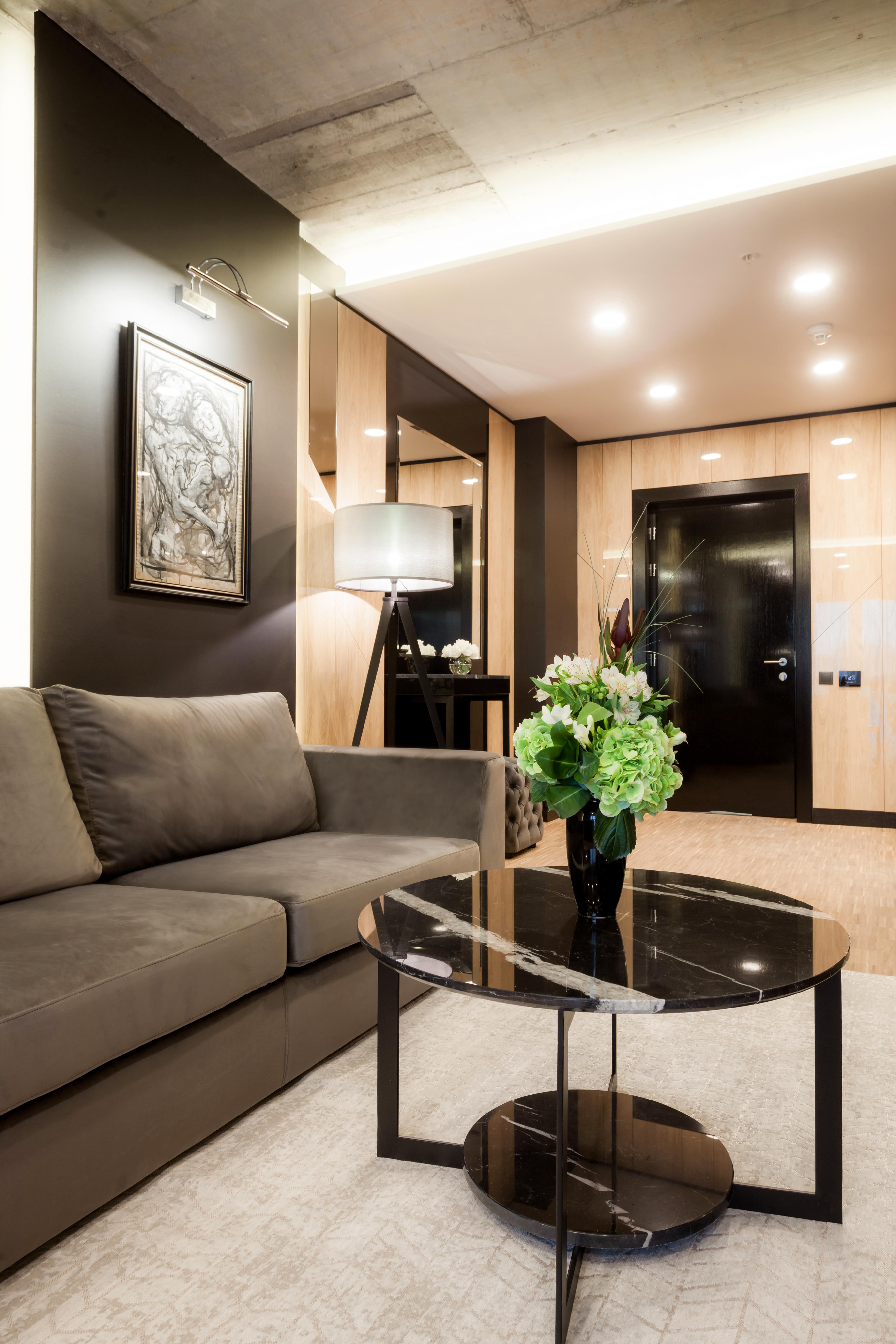 Hotel Platinia Cluj Napoca Bagian luar foto A suite at the Mandarin Oriental, Munich
