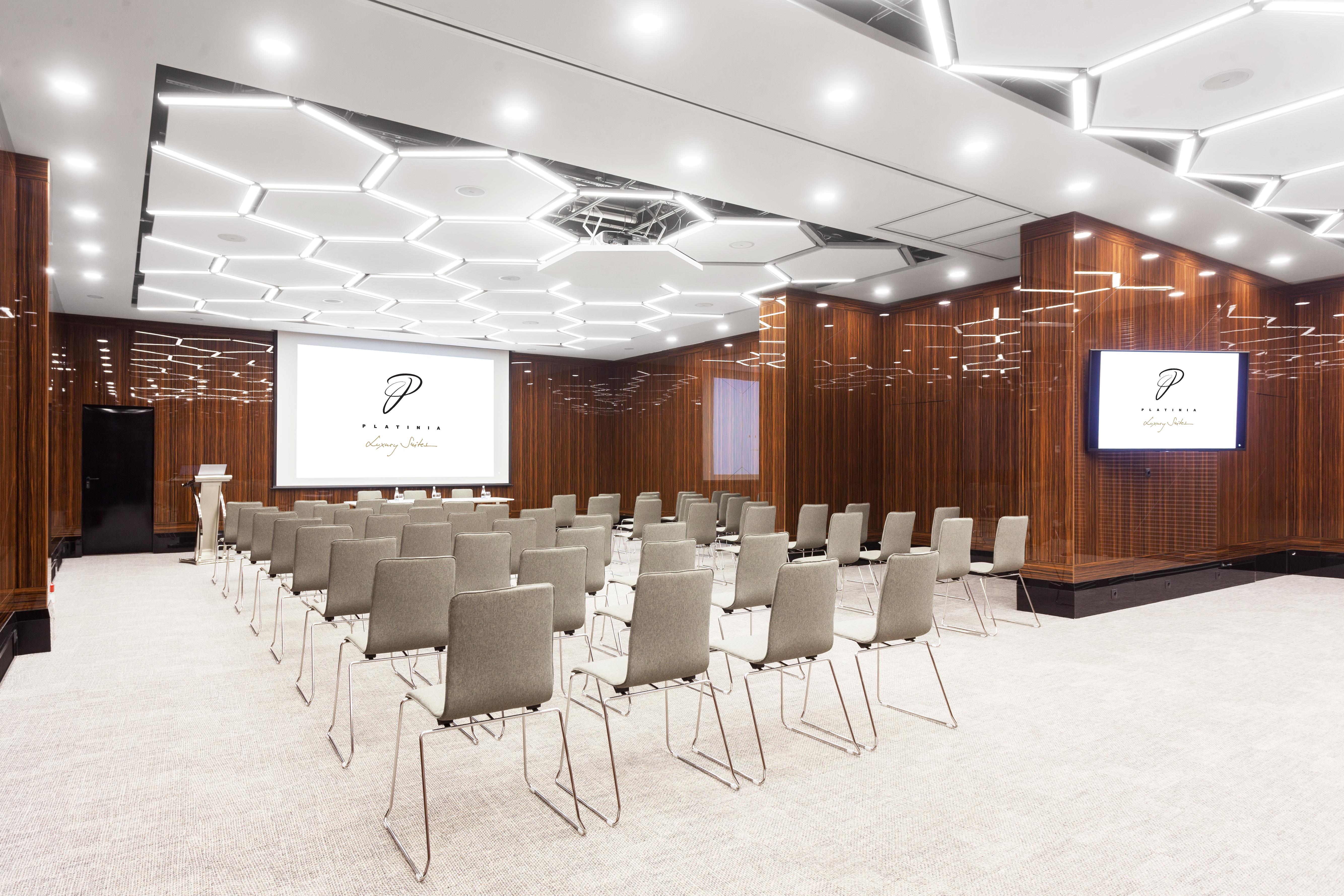 Hotel Platinia Cluj Napoca Bagian luar foto The ballroom