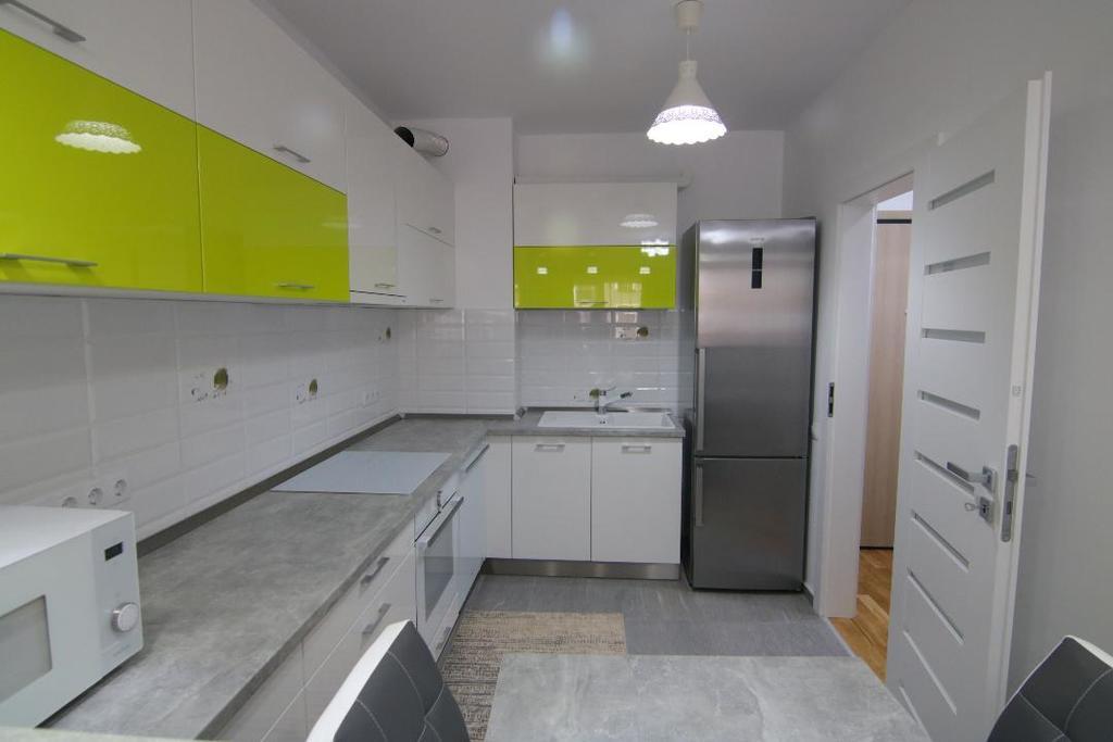 Hotel Platinia Cluj Napoca Bagian luar foto A modern kitchen