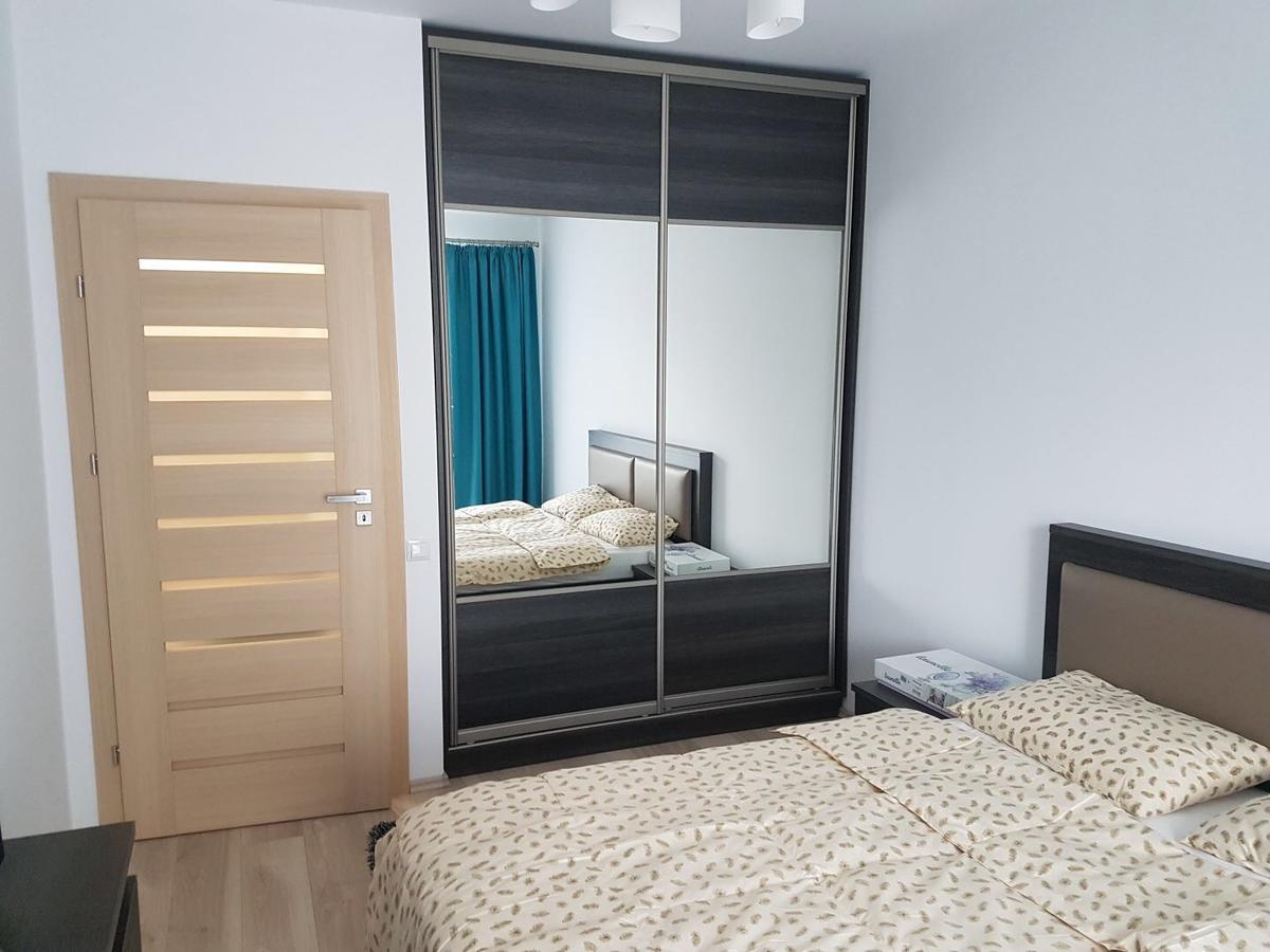 Hotel Platinia Cluj Napoca Bagian luar foto Sliding wardrobe