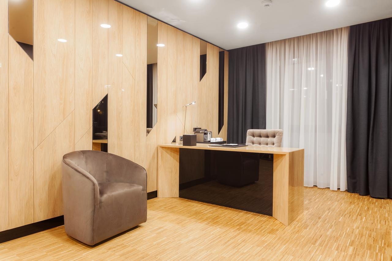 Hotel Platinia Cluj Napoca Bagian luar foto Office of the Mayor of the City of Belgrade